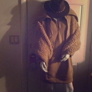 Dress/Sweater/Hat/Necklace